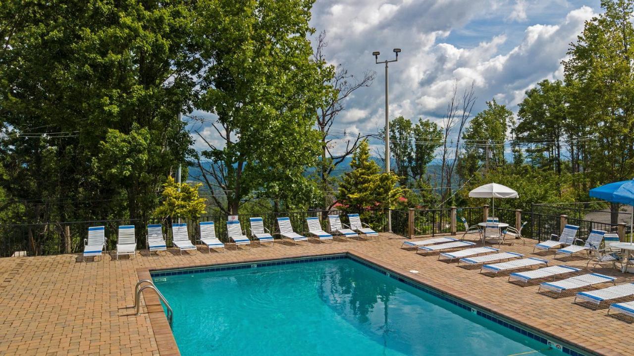 Moonshine Chalet, Hot Tub, Pool Access, Wifi, 1089 Free Tickets Each Paid Day, Dollywood And More Гатлинбург Экстерьер фото